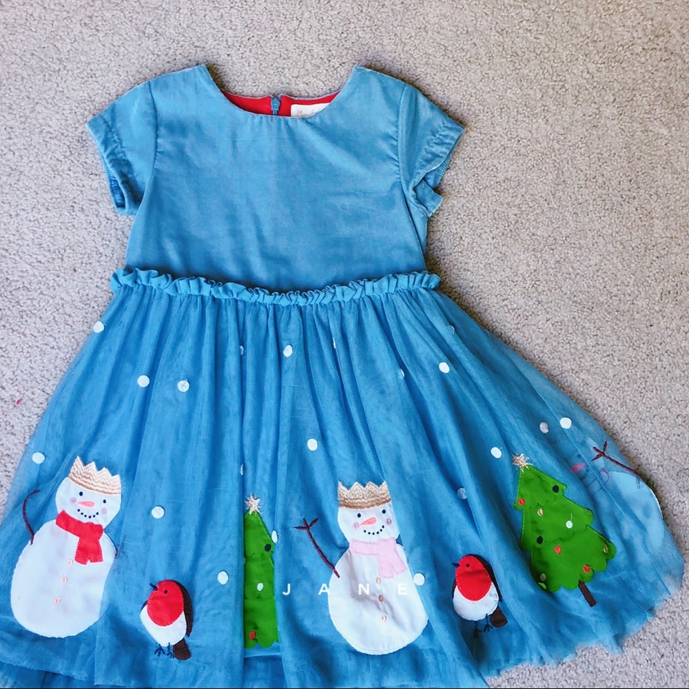 Girl’s velvet dress